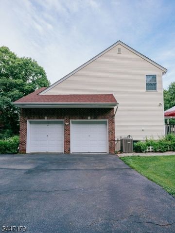 4 White Tail Ct, Hardyston Twp., NJ 07460