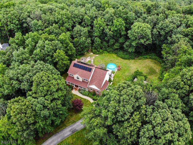 4 White Tail Ct, Hardyston Twp., NJ 07460