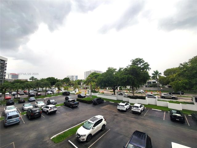 800 Parkview Drive 309, Hallandale Beach, FL 33009