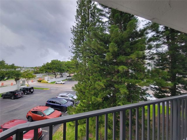 800 Parkview Drive 309, Hallandale Beach, FL 33009