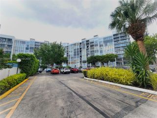 800 Parkview Drive 309, Hallandale Beach, FL 33009
