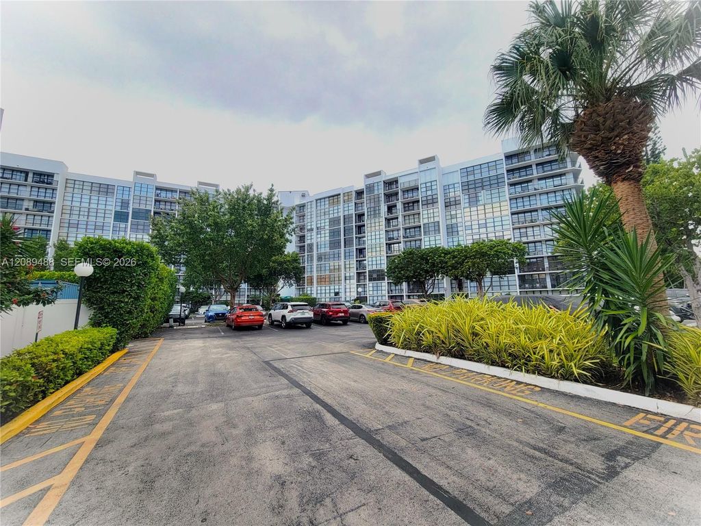 800 Parkview Drive 309, Hallandale Beach, FL 33009