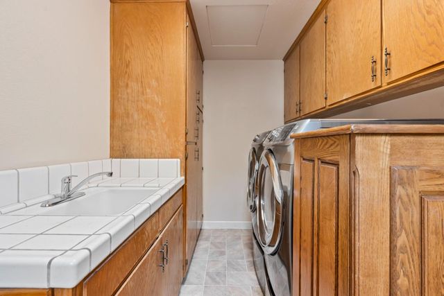 845 Helen Drive, Hollister, CA 95023