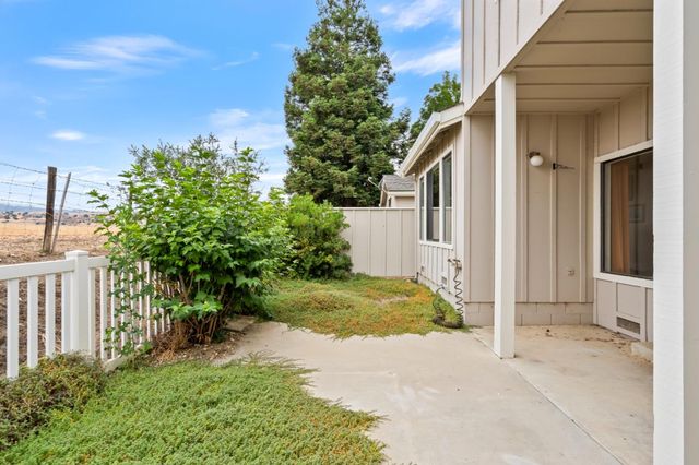 845 Helen Drive, Hollister, CA 95023