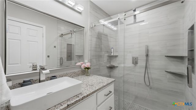 429 Laguna Vista, Seguin, TX 78155
