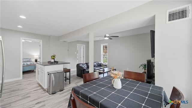 429 Laguna Vista, Seguin, TX 78155