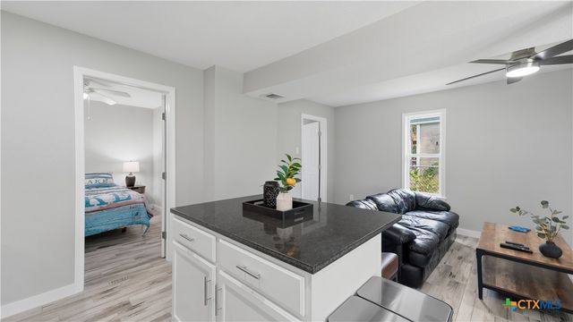 429 Laguna Vista, Seguin, TX 78155