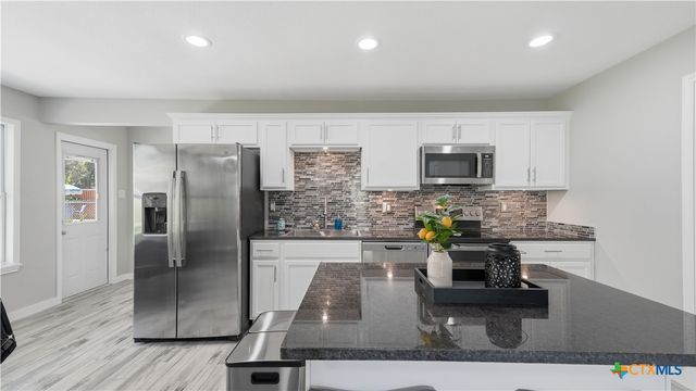 429 Laguna Vista, Seguin, TX 78155