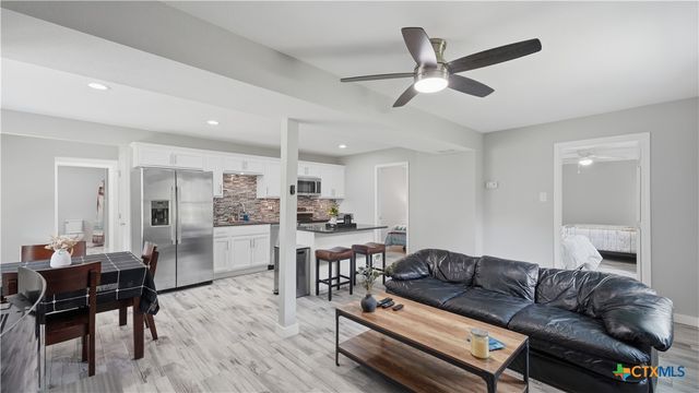 429 Laguna Vista, Seguin, TX 78155