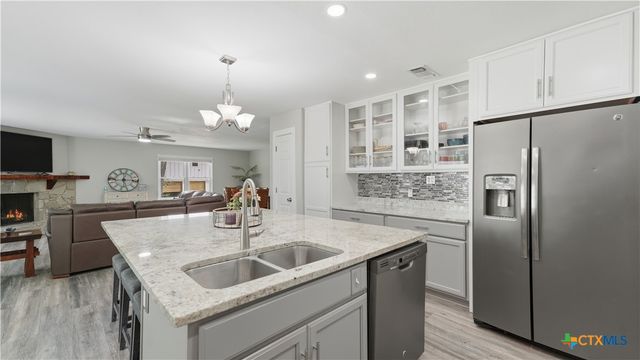 429 Laguna Vista, Seguin, TX 78155