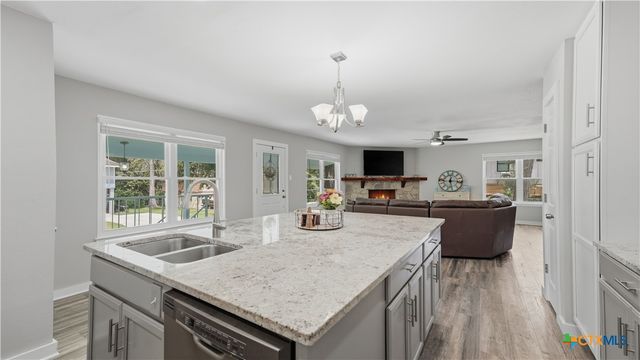 429 Laguna Vista, Seguin, TX 78155