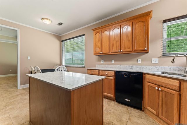 18606 Perkins Oak Rd, Prairieville, LA 70769