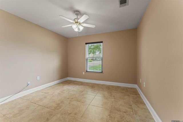 18606 Perkins Oak Rd, Prairieville, LA 70769