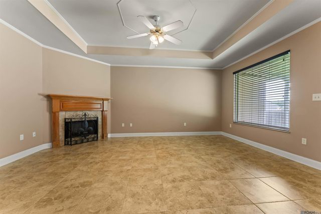 18606 Perkins Oak Rd, Prairieville, LA 70769
