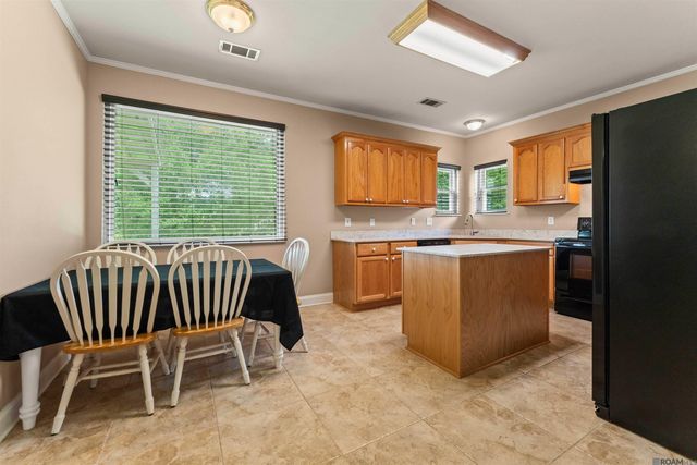 18606 Perkins Oak Rd, Prairieville, LA 70769