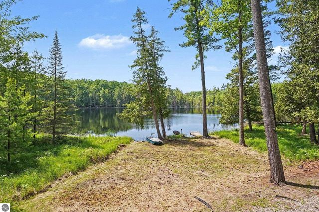 4915 Johnson Avenue, Hale, MI 48739