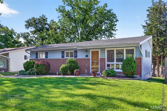 512 Acorn Drive, St Louis, MO 63126
