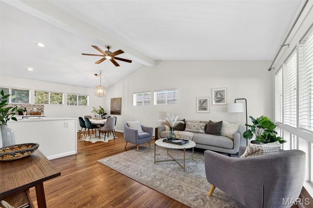 512 Acorn Drive, St Louis, MO 63126