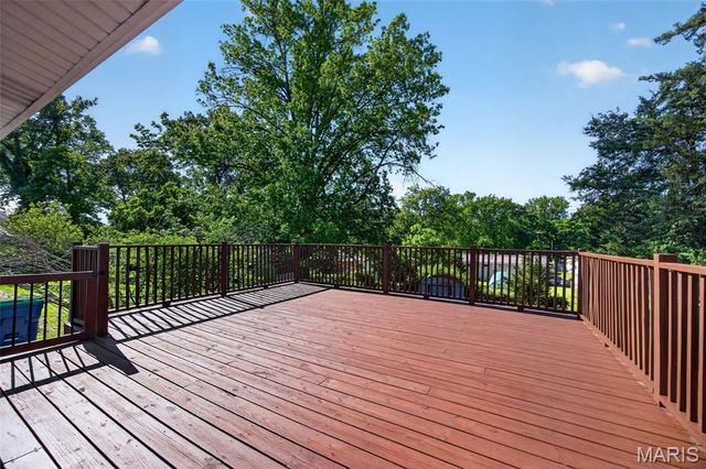 512 Acorn Drive, St Louis, MO 63126