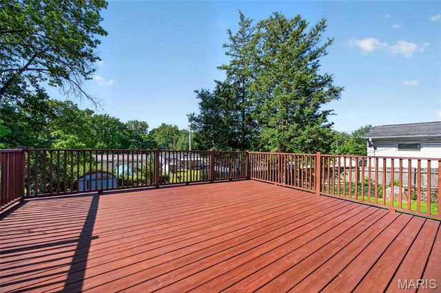 512 Acorn Drive, St Louis, MO 63126
