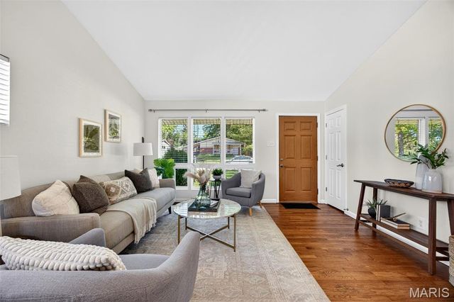 512 Acorn Drive, St Louis, MO 63126