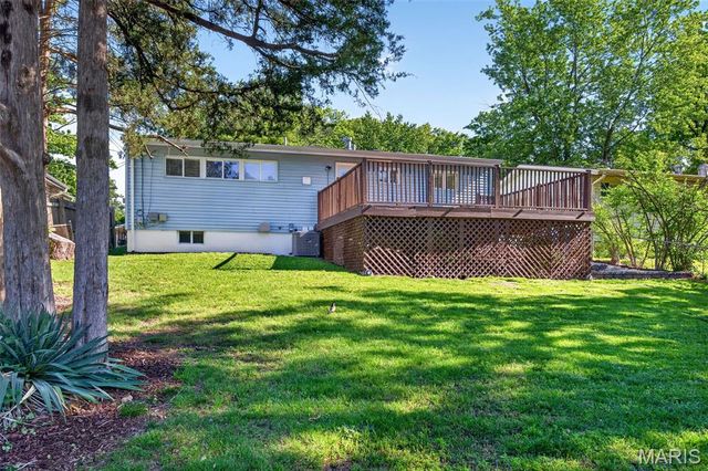 512 Acorn Drive, St Louis, MO 63126
