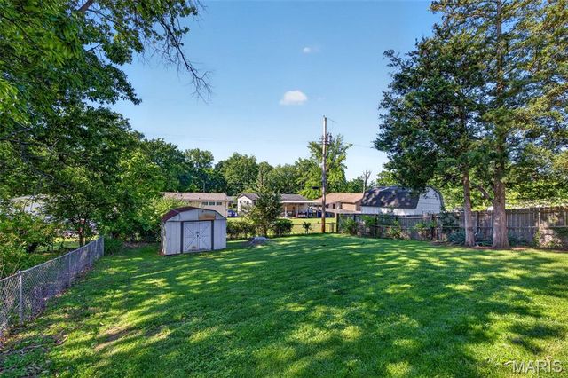 512 Acorn Drive, St Louis, MO 63126