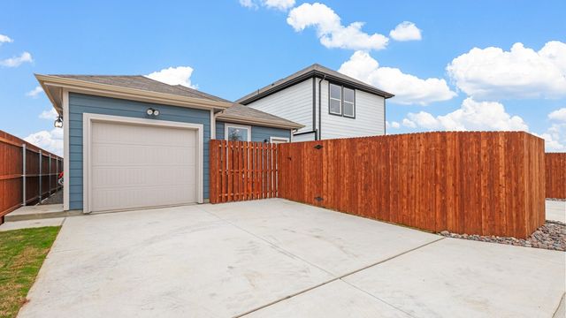 3033 MAPLE ORCHARD Lane, Fort Worth, TX 76140