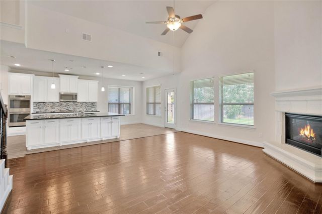 18 Garden Path Place, Tomball, TX 77375