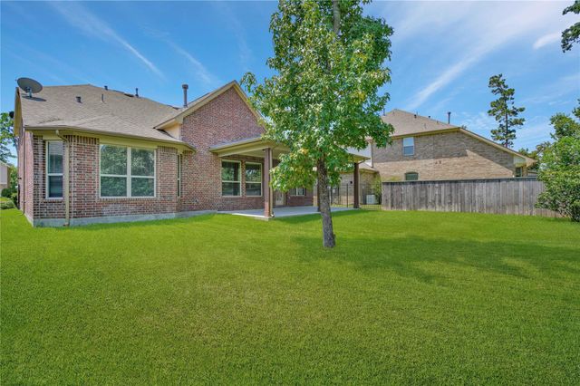 18 Garden Path Place, Tomball, TX 77375