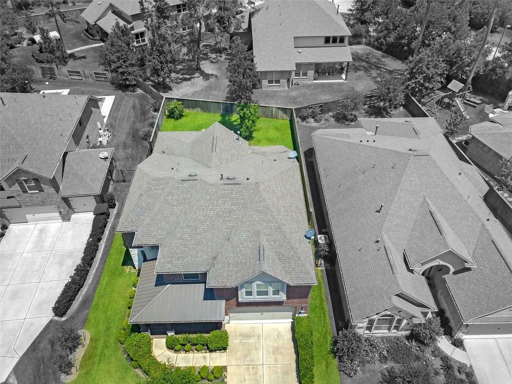 18 Garden Path Place, Tomball, TX 77375