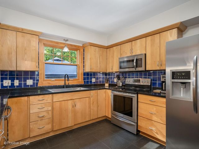 1170 Logan Avenue, Elgin, IL 60120