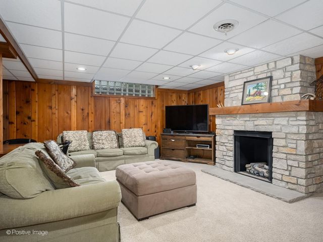 1170 Logan Avenue, Elgin, IL 60120