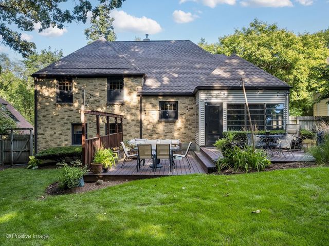 1170 Logan Avenue, Elgin, IL 60120