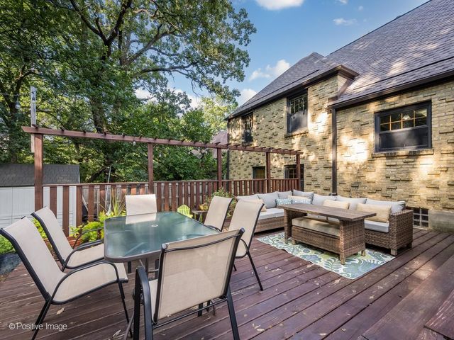 1170 Logan Avenue, Elgin, IL 60120