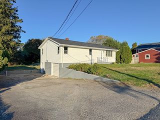 19 Richard Rd, Swansea, MA 02777