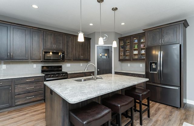 2745 Sand Trap Road SE, Rochester, MN 55904