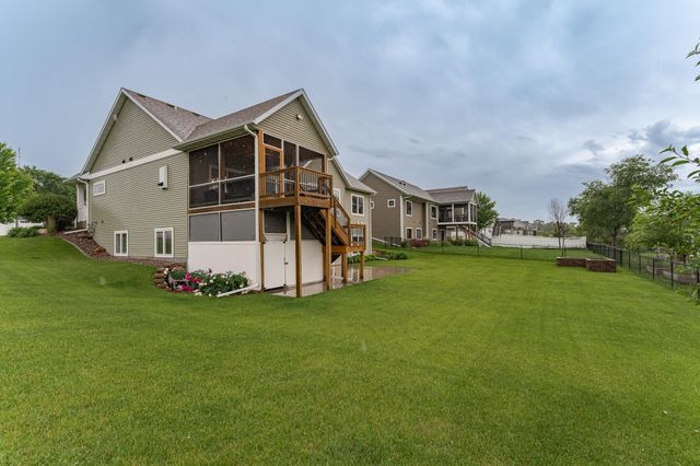 2745 Sand Trap Road SE, Rochester, MN 55904