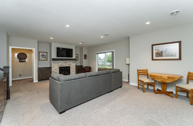 2745 Sand Trap Road SE, Rochester, MN 55904