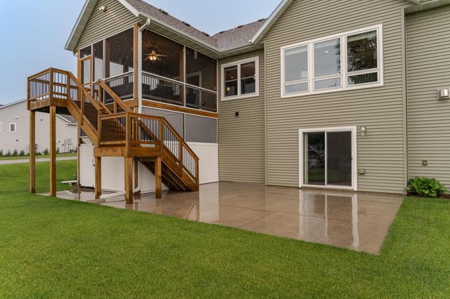 2745 Sand Trap Road SE, Rochester, MN 55904