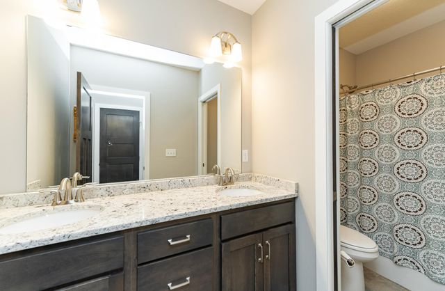 2745 Sand Trap Road SE, Rochester, MN 55904