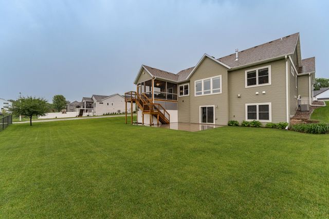 2745 Sand Trap Road SE, Rochester, MN 55904