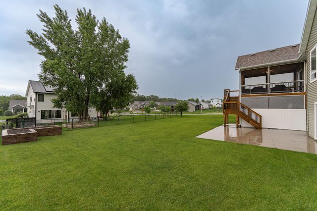 2745 Sand Trap Road SE, Rochester, MN 55904