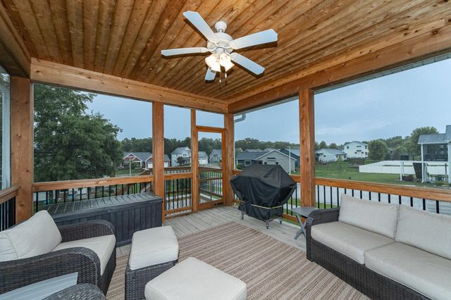 2745 Sand Trap Road SE, Rochester, MN 55904