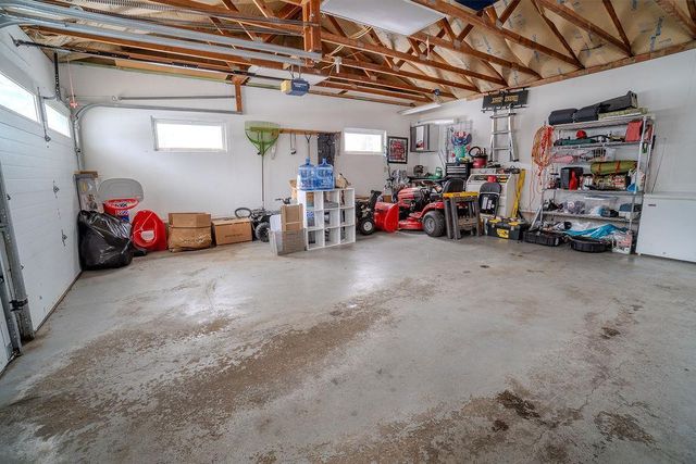 1010 Farmer Avenue, Tomah, WI 54660