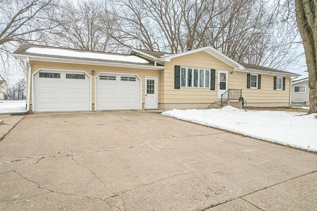 1010 Farmer Avenue, Tomah, WI 54660