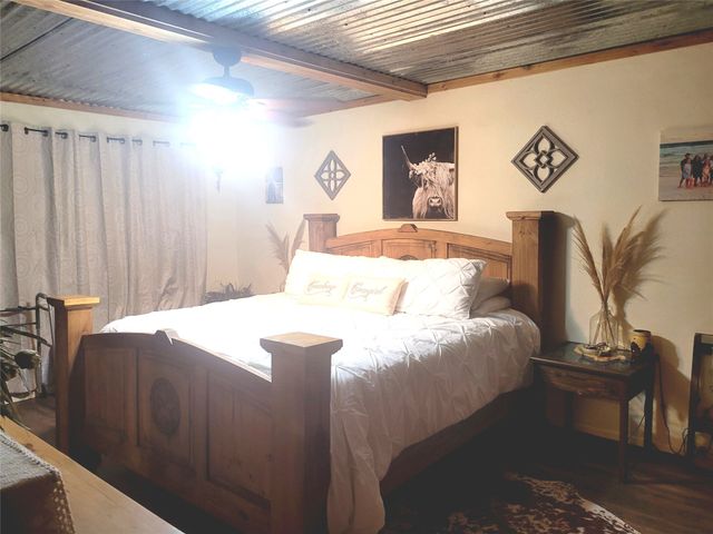 10510 U. S. Highway 82 E, Blossom, TX 75416
