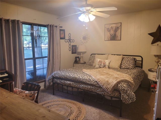 10510 U. S. Highway 82 E, Blossom, TX 75416