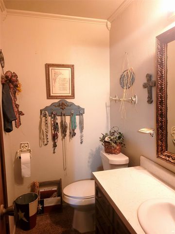 10510 U. S. Highway 82 E, Blossom, TX 75416