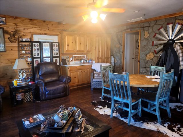 10510 U. S. Highway 82 E, Blossom, TX 75416